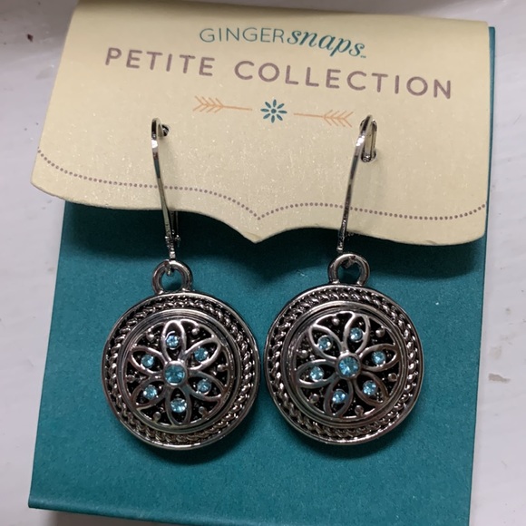 Set of 2 pair leverback earrings with 4 pair Ginger Snap snaps.  NWT - Picture 3 of 5